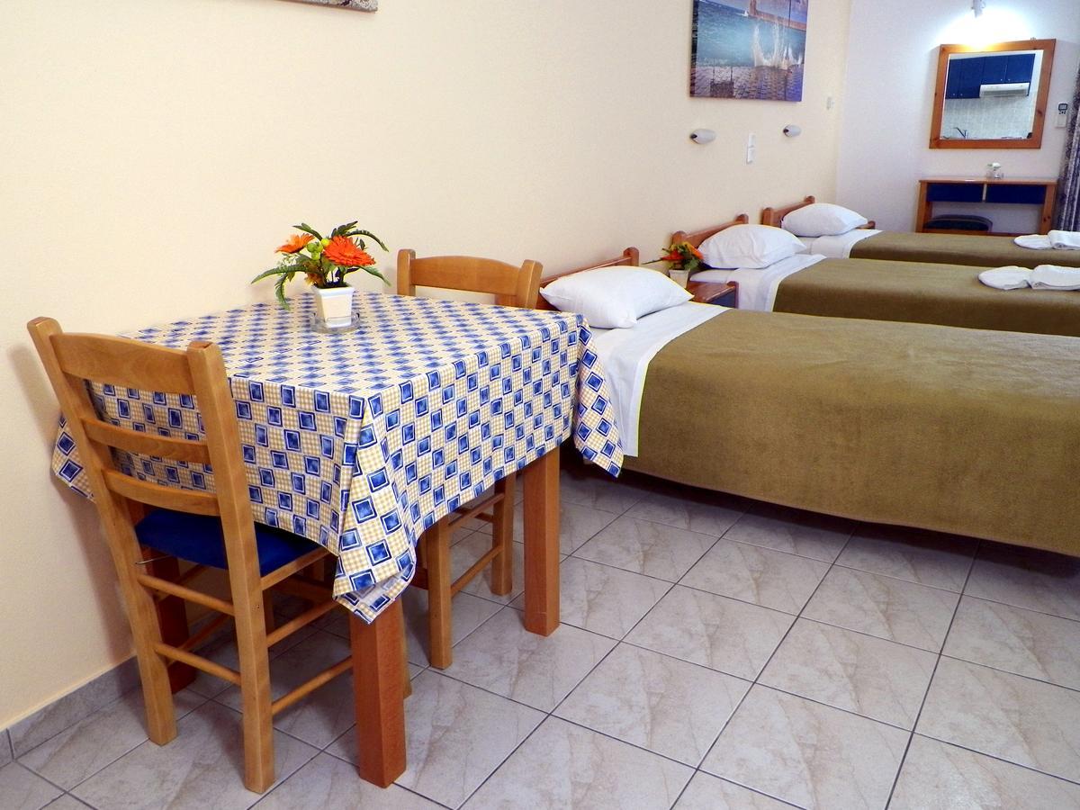 Christi Apartments Kalyves Esterno foto