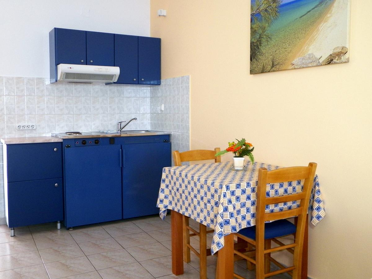 Christi Apartments Kalyves Esterno foto