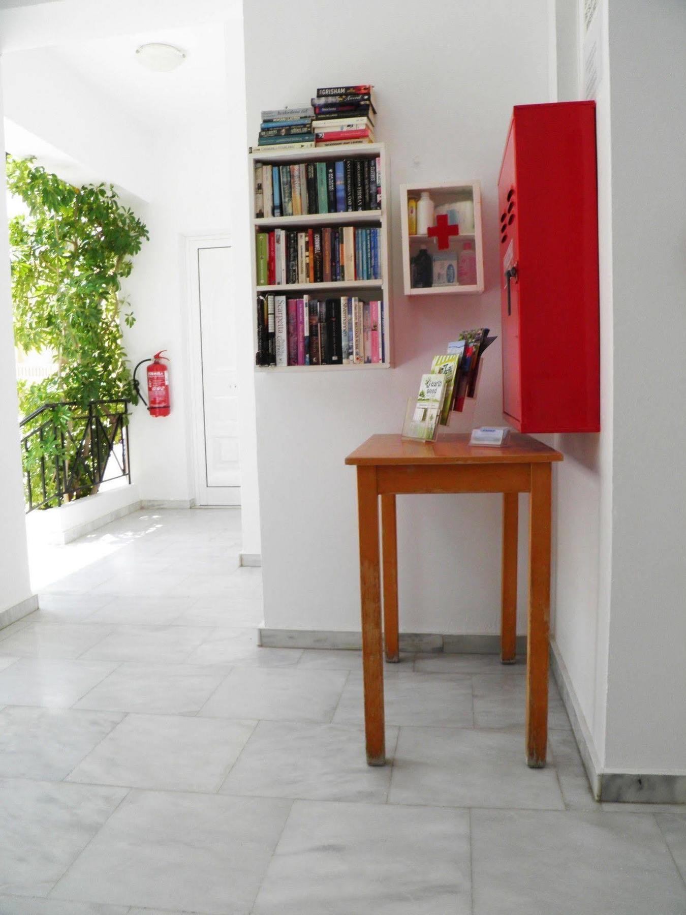 Christi Apartments Kalyves Esterno foto