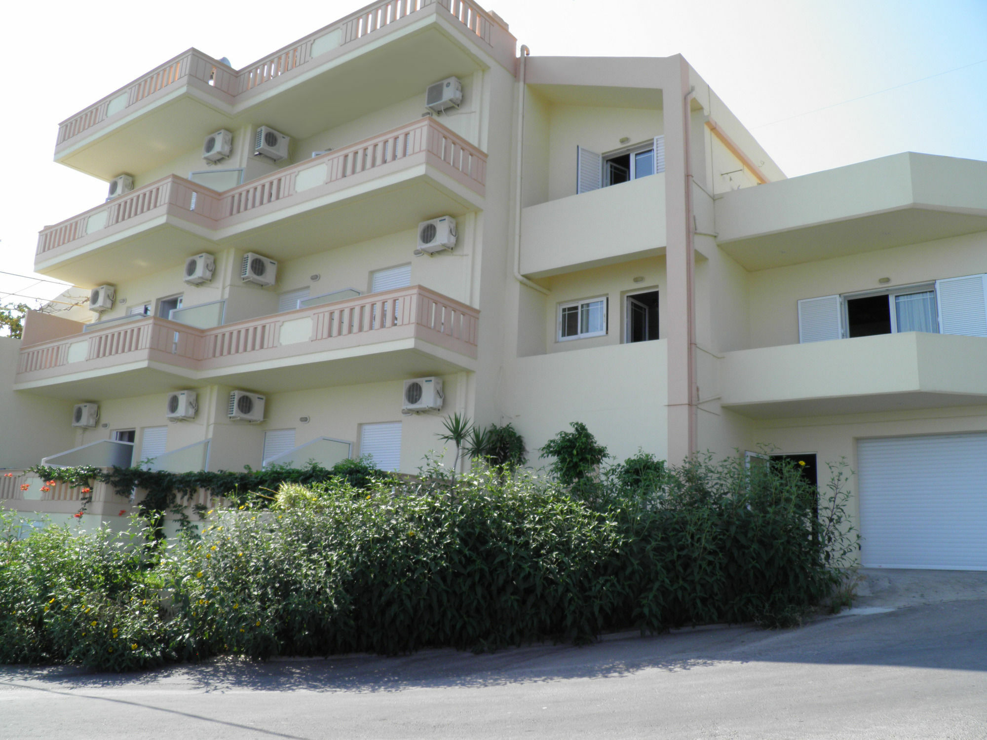 Christi Apartments Kalyves Esterno foto
