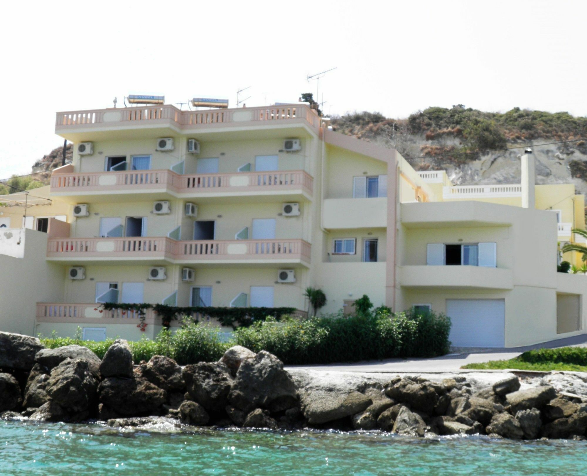 Christi Apartments Kalyves Esterno foto